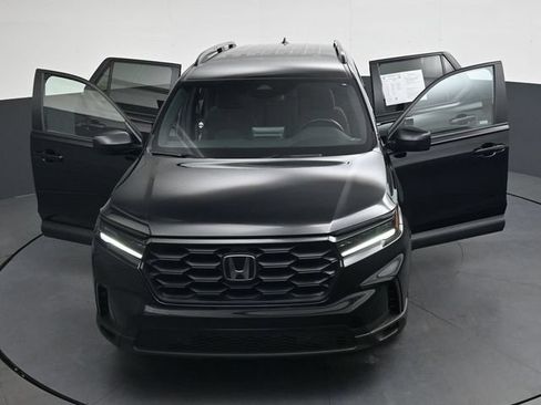 Used 2025 Honda Pilot Sport image 39