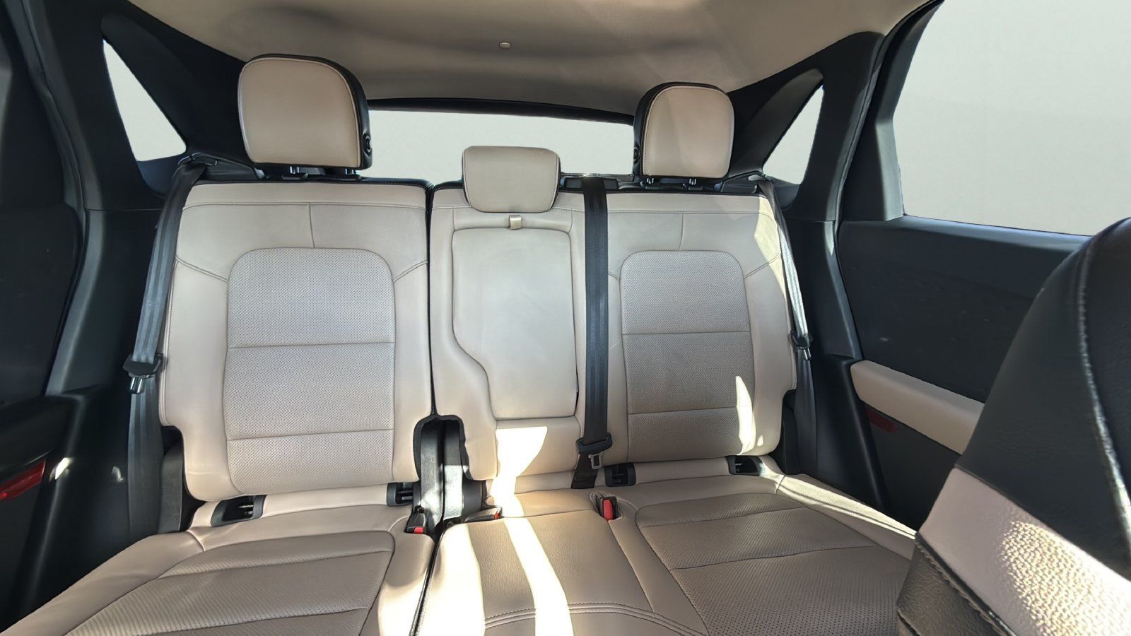 Used 2020 Ford Escape Titanium FWD image 23