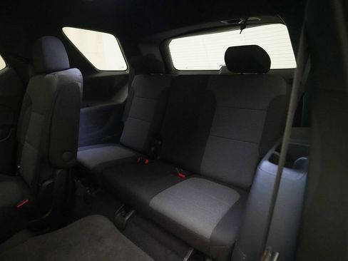 Used 2022 Chevrolet Traverse LT image 17