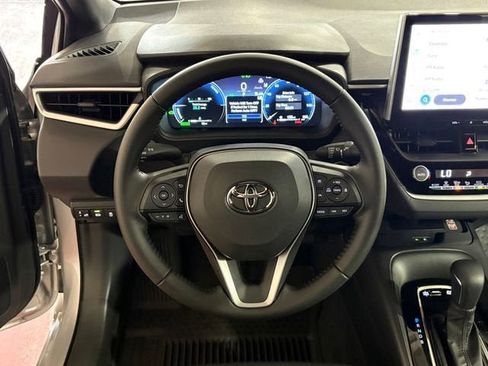 Used 2026 Toyota Corolla SE w/ SE Premium Package FWD image 16