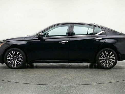 Used 2025 Nissan Altima 2.5 SV image 5