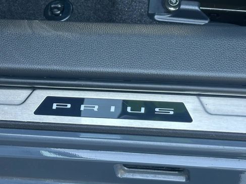 Used 2026 Toyota Prius LE FWD image 13