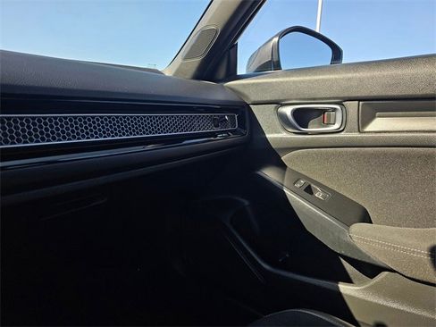Used 2022 Honda Civic Sport image 26