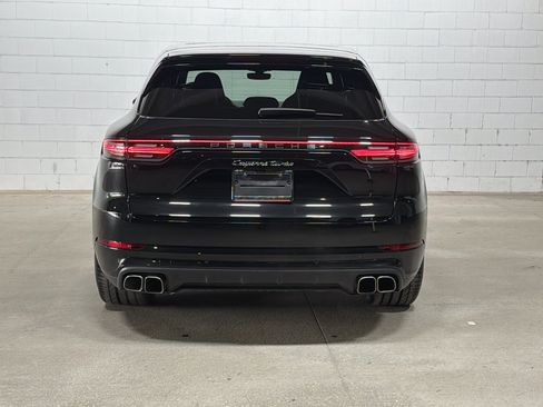 Certified 2023 Porsche Cayenne Turbo AWD/4WD image 8