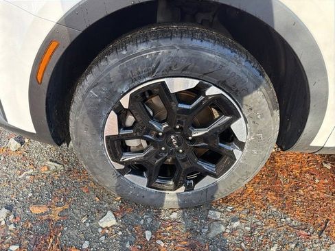 Used 2024 Kia Sorento S image 5