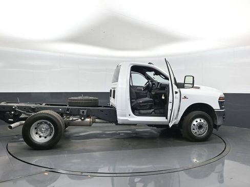 New 2026 RAM 3500 Tradesman w/ Chrome Appearance Group AWD/4WD image 40
