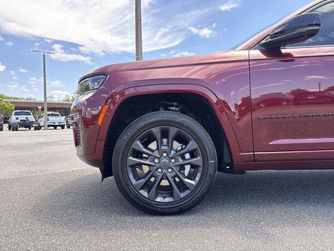 New 2026 Jeep Grand Cherokee L Limited AWD/4WD image 9