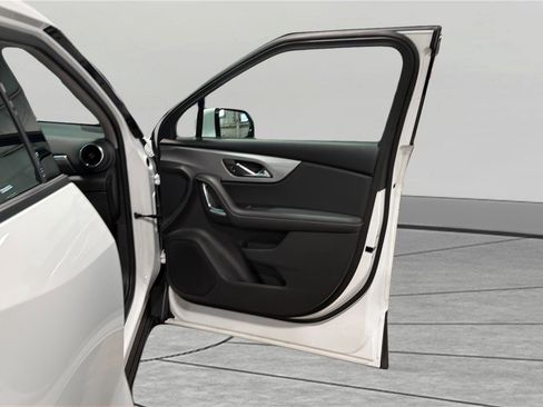 Used 2025 Chevrolet Blazer LT image 14