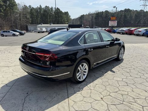 Used 2019 Volkswagen Jetta SE w/ Cold Weather Package image 14