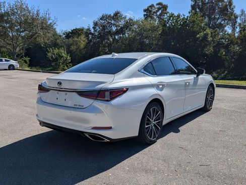 Used 2023 Lexus ES 350 w/ Premium Package image 4