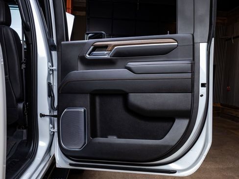 Used 2024 Chevrolet Silverado 2500 High Country w/ Technology Package image 38