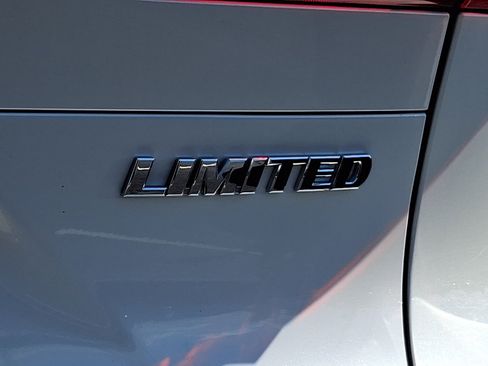 Used 2023 Toyota Venza Limited AWD/4WD image 34