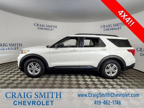 Used 2022 Ford Explorer XLT w/ Equipment Group 202A AWD/4WD image 2