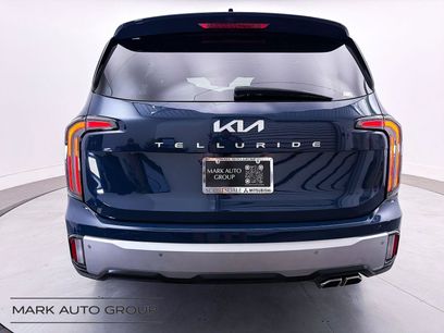 Used 2024 Kia Telluride EX w/ EX Captain's Chair Package
