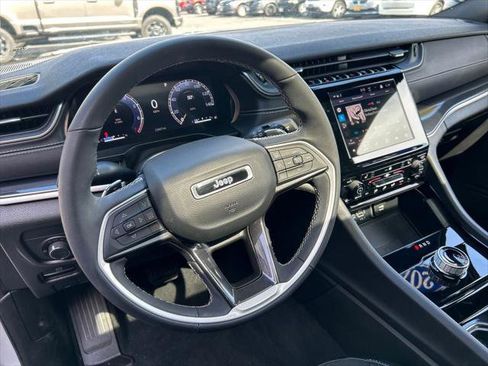 Certified 2023 Jeep Grand Cherokee Altitude AWD/4WD image 40
