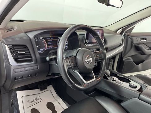 Used 2023 Nissan Rogue SV w/ SV Premium Package image 19