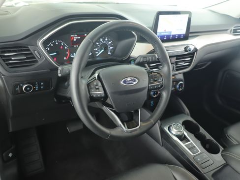 Used 2022 Ford Escape SEL image 13