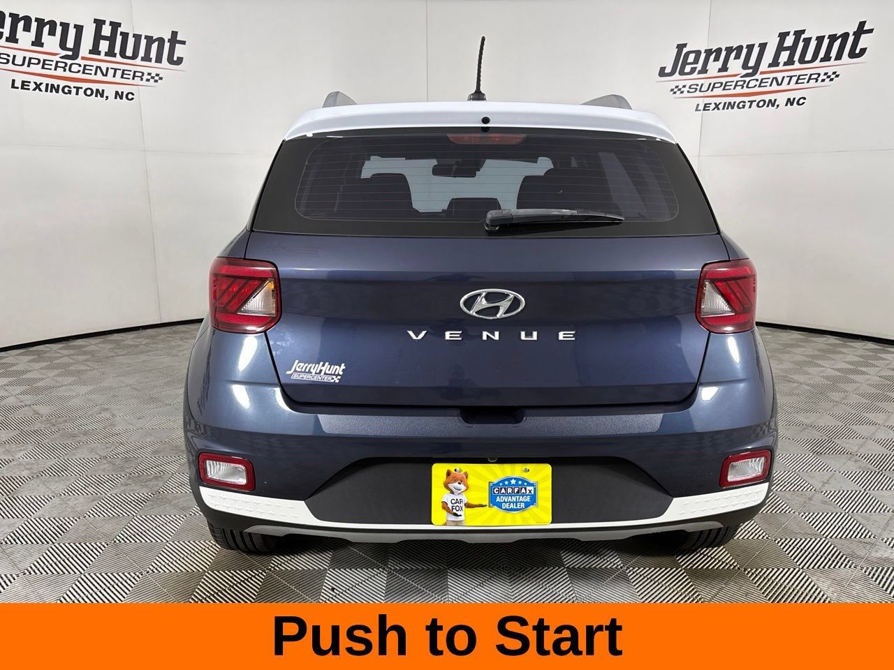 Used 2023 Hyundai Venue Limited FWD image 7