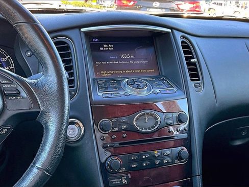 Used 2017 INFINITI QX50 2WD w/ Premium Plus Package image 8