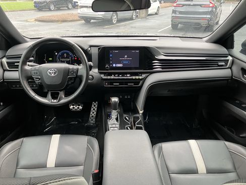 Used 2025 Toyota Camry SE FWD image 34