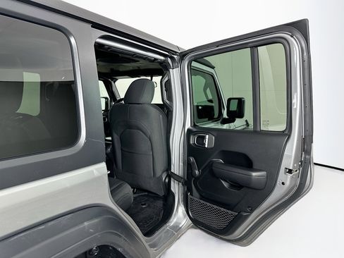 Used 2018 Jeep Wrangler Unlimited Sport image 27