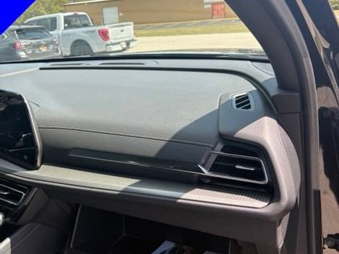 Used 2025 Chevrolet Traverse LT w/ Driver Confidence Package AWD/4WD image 31
