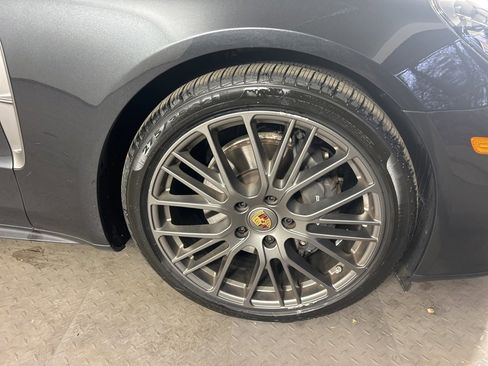 Certified 2023 Porsche Panamera 4 Platinum Edition image 18