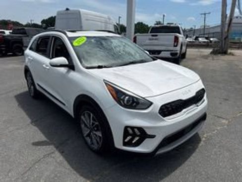 Used 2022 Kia Niro Touring Special Edition FWD image 3