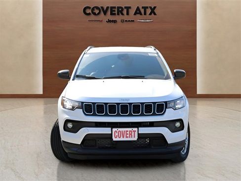 New 2026 Jeep Compass Latitude image 8