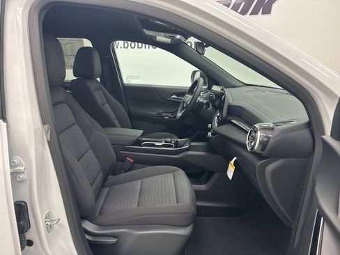New 2026 Chevrolet Equinox LT FWD image 30