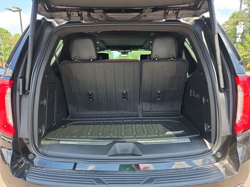 Used 2024 GMC Yukon Denali Ultimate AWD/4WD image 15