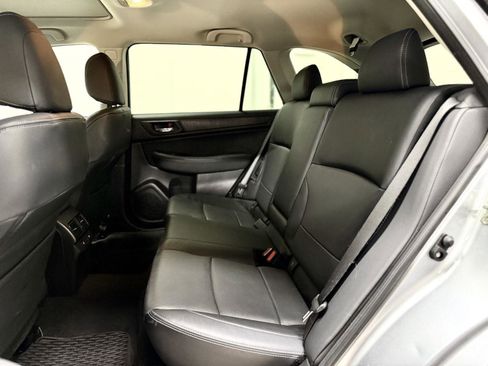 Used 2017 Subaru Outback 3.6R Limited AWD/4WD image 15