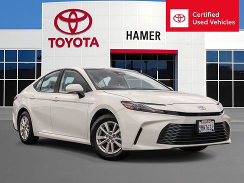 Certified 2025 Toyota Camry SE AWD/4WD image 1