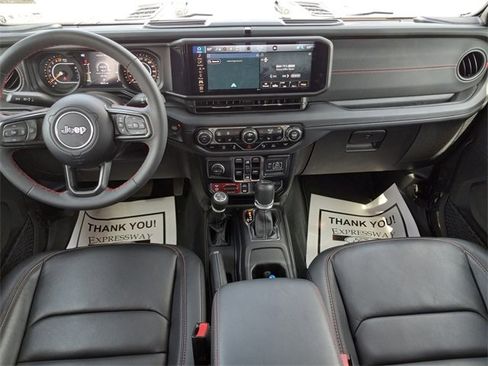 Used 2024 Jeep Gladiator Rubicon w/ Technology Group image 15