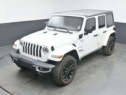 Used 2023 Jeep Wrangler Unlimited Sahara AWD/4WD image 21