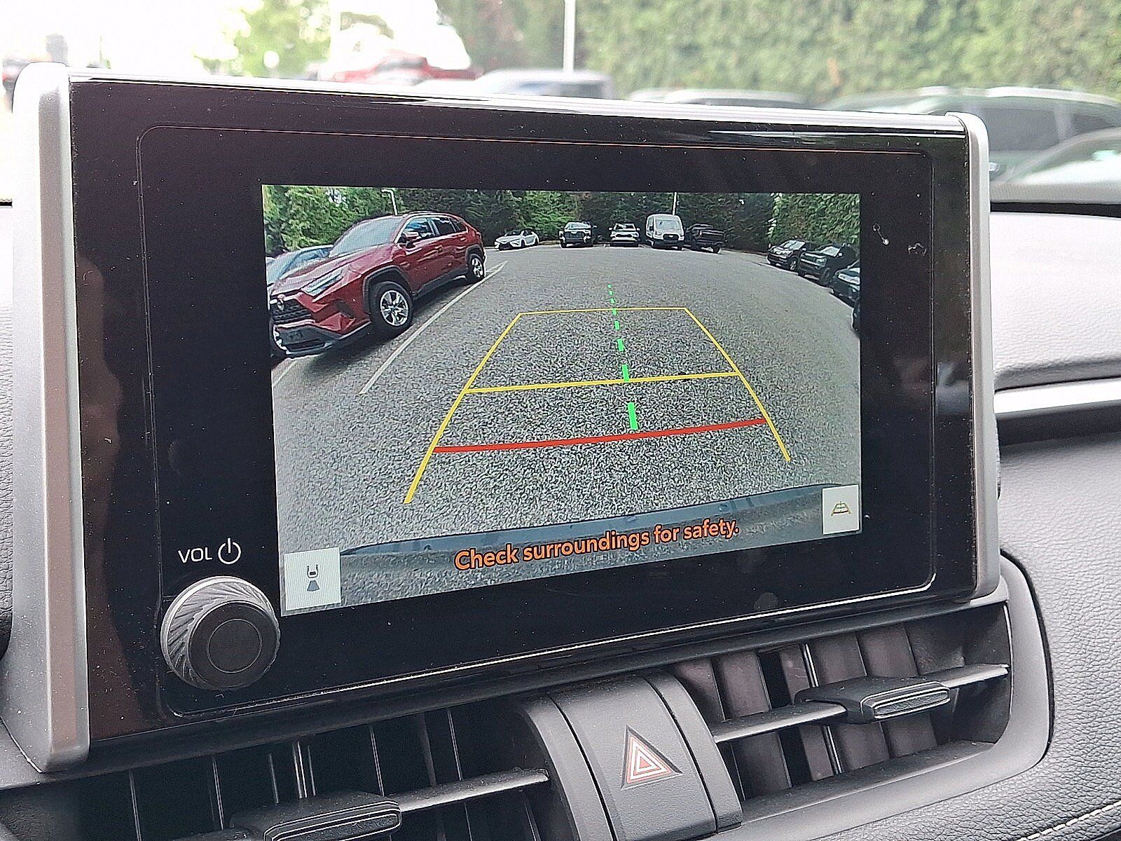 Used 2025 Toyota RAV4 XLE AWD/4WD image 18