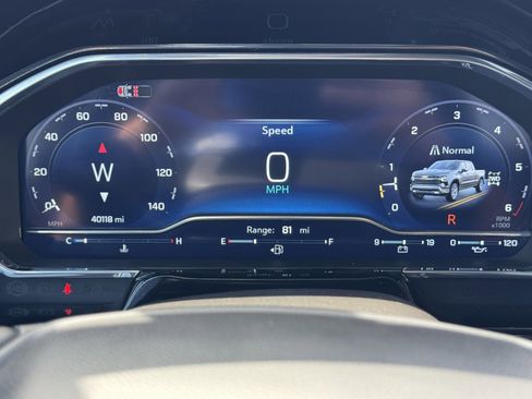 Used 2025 Chevrolet Silverado 1500 LT image 24