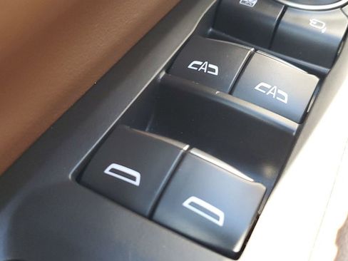 Used 2021 Chevrolet Suburban High Country image 34