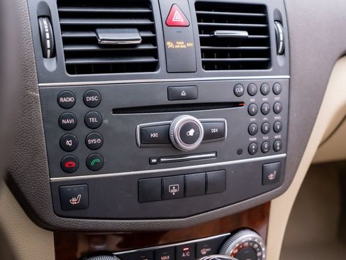 Used 2011 Mercedes-Benz C 300 4MATIC Sedan image 29