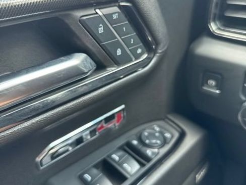Used 2024 GMC Sierra 1500 AT4 w/ AT4 Premium Package AWD/4WD image 17