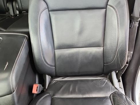 Used 2015 Chevrolet Suburban LT w/ Luxury Package image 14