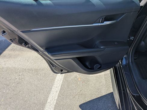 Used 2021 Toyota Camry SE image 25