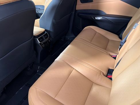 Used 2024 Lexus RX 350 Premium Plus w/ Convenience Package image 11