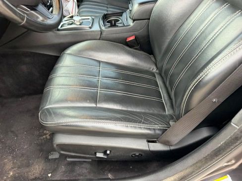 Used 2016 Chrysler 300 S RWD image 17