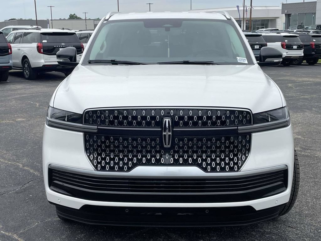 New 2026 Lincoln Navigator Premiere AWD/4WD image 8