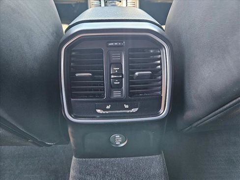 Used 2018 Porsche Macan AWD/4WD image 16