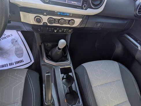 Used 2021 Toyota Tacoma TRD Off-Road w/ Technology Package AWD/4WD image 21