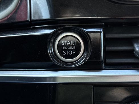 Certified 2024 Nissan Pathfinder SL image 25