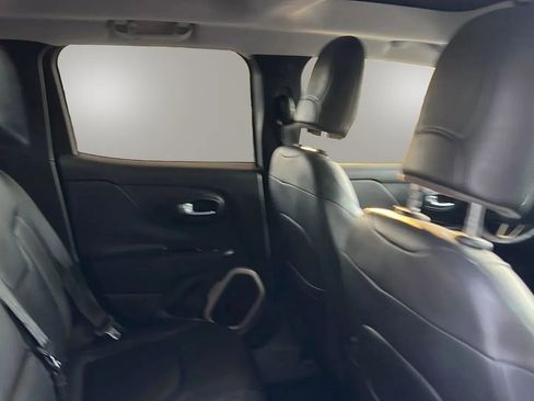 Used 2015 Jeep Renegade Limited image 26