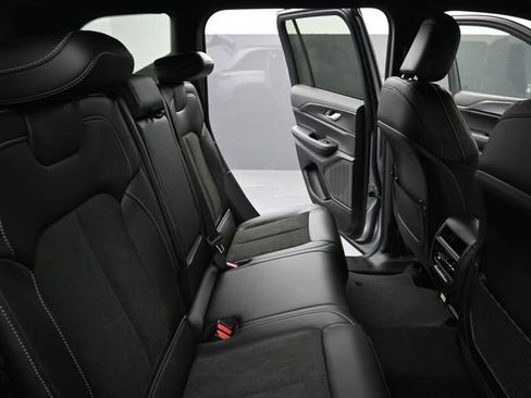 New 2025 Jeep Grand Cherokee Laredo image 19